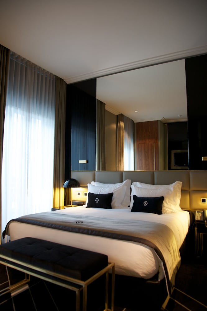 Room SUPERIOR