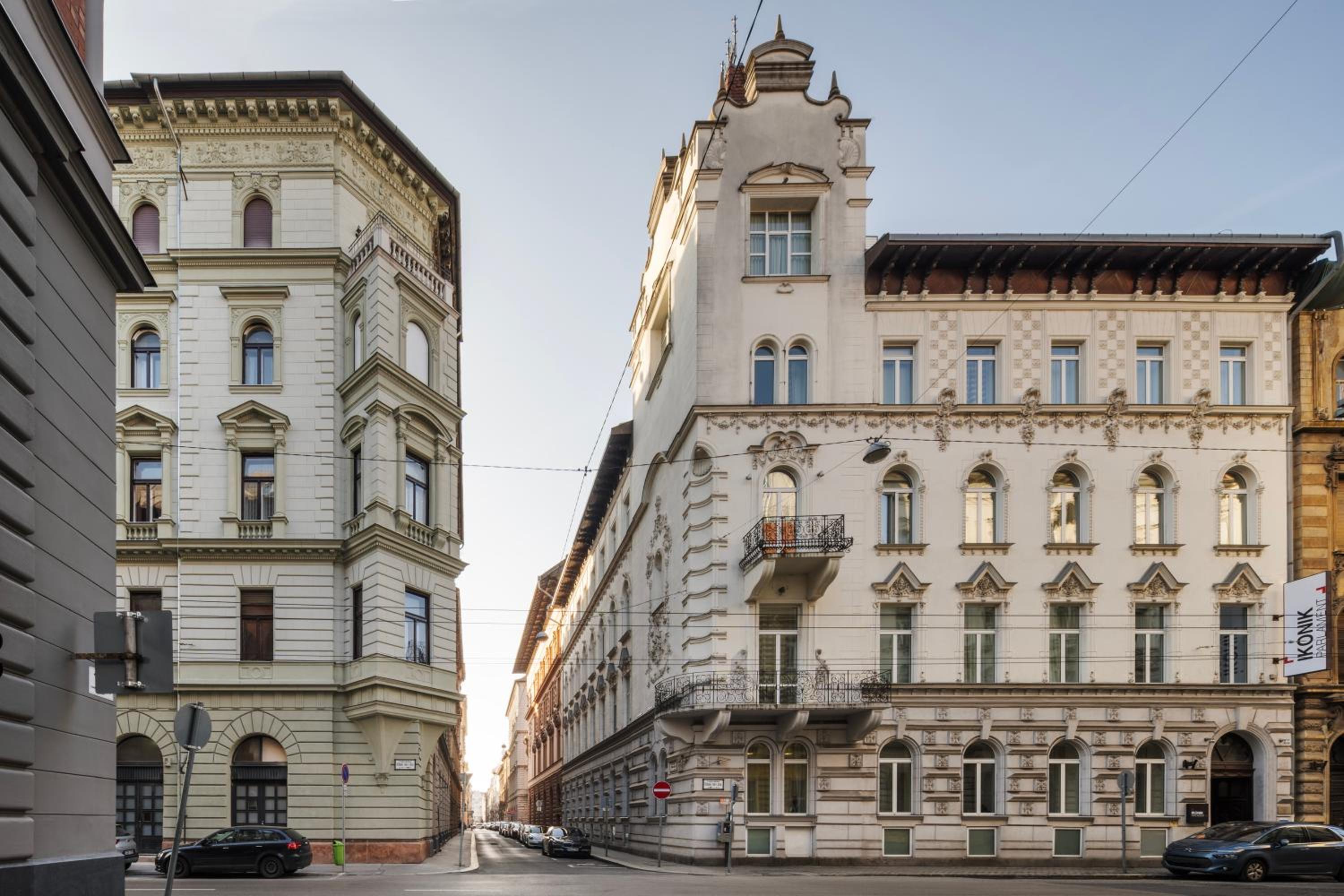 Ikonik Parlament