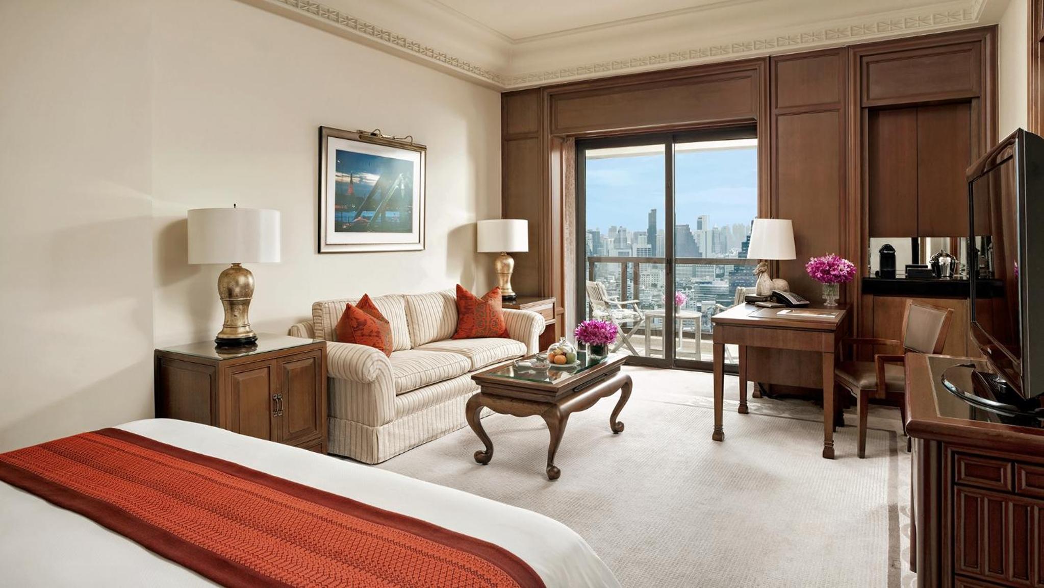 Grand Deluxe Balcony King Room