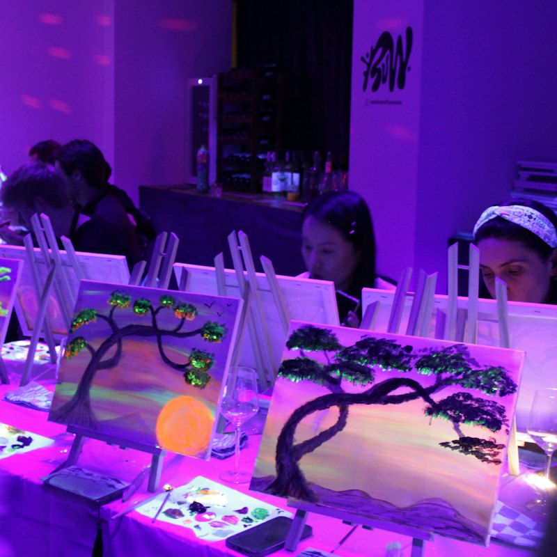 Amsterdam: Paint and Sip in the Dark