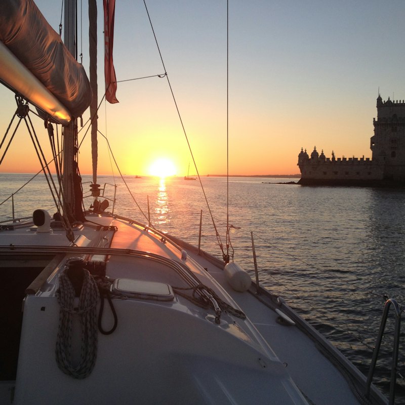 Lisbon: 2-Hour Sunset Sailing Tour from Belém