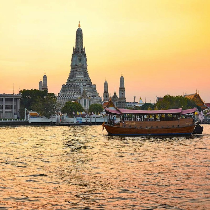 Bangkok: Chao Phraya River Manohra Sunset Dinner Cruise