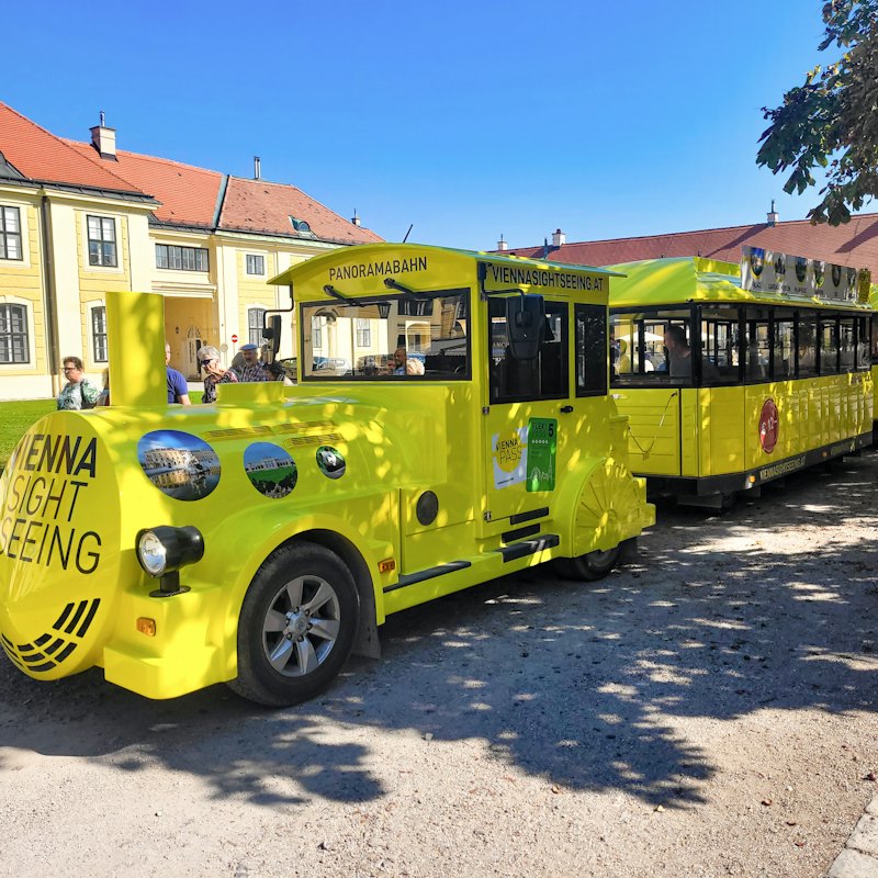 Vienna: Panoramabahn Schönbrunn Express Hop-on Hop-off Train