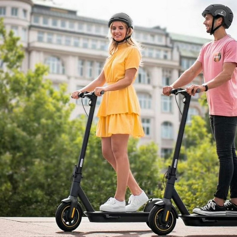 Old Town Kraków: 2-Hour Guided E-Scooter Tour