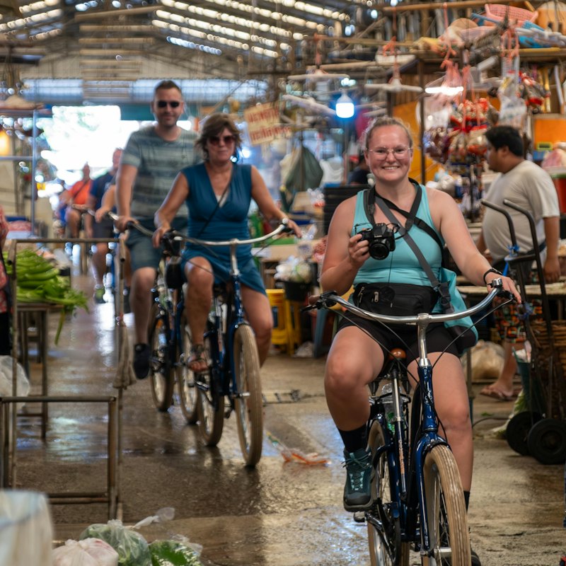 Bangkok: Guided Bike Tour + Ferry Ride