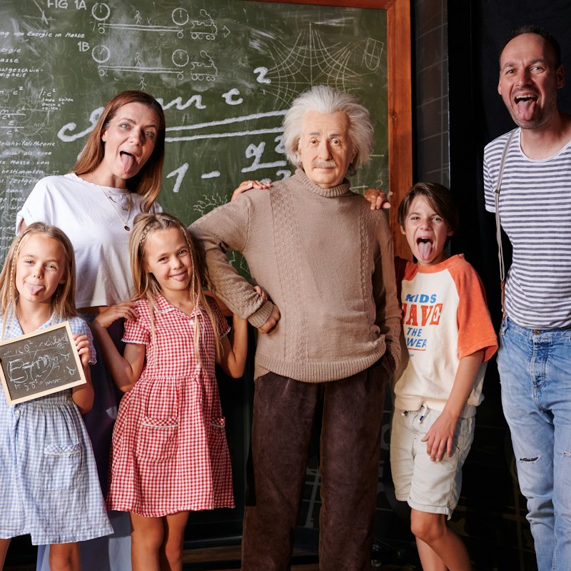 Madame Tussauds Berlin + 1-Hr Sightseeing Cruise