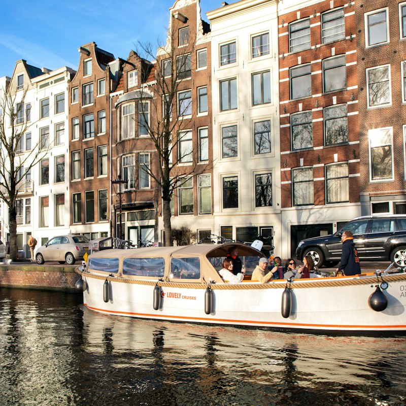Amsterdam: Luxury Open Boat Cruise with Onboard Bar