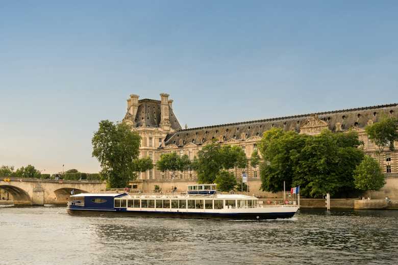 Seine River: Dinner Cruise