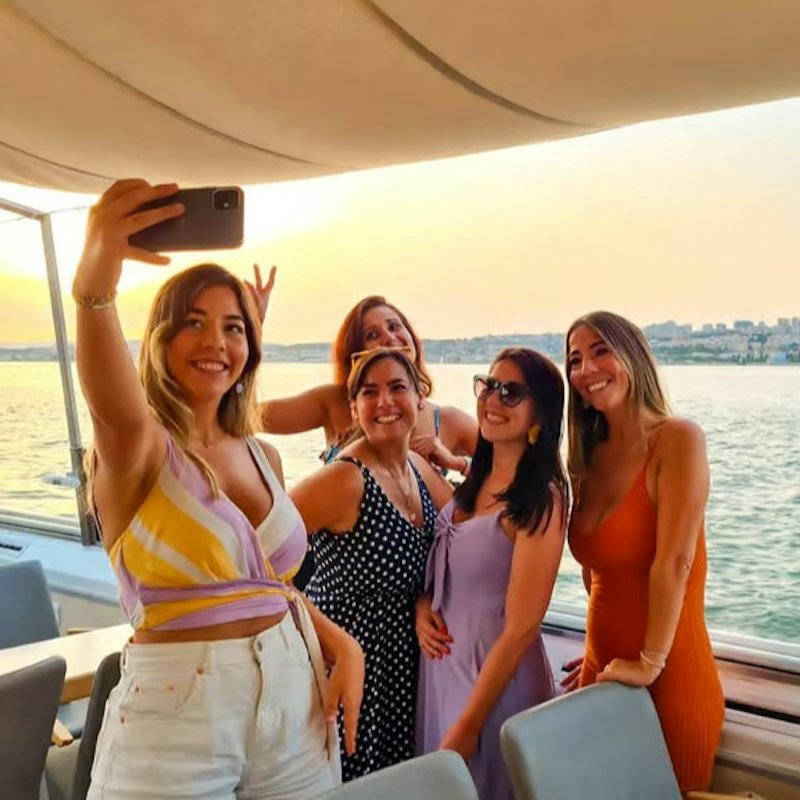Lisbon: Tagus River Sunset Cruise + Drink