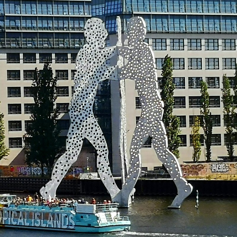 Berlin: 2.5-Hour East Side Cruise + Audio Guide
