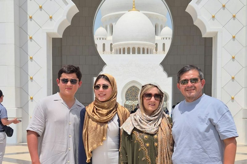 Abu Dhabi: Private Attractions Tour + Sheikh Zayed Grand Mosque & Souks Entry