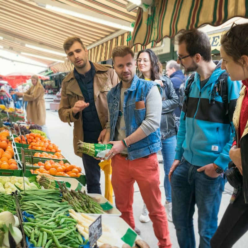 Vienna: Naschmarkt Culinary Tour