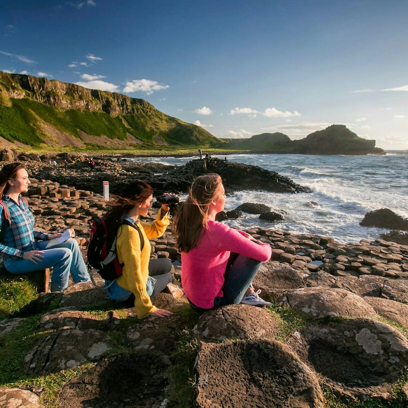 Giant's Causeway & Belfast City: Day Trip from Dublin
