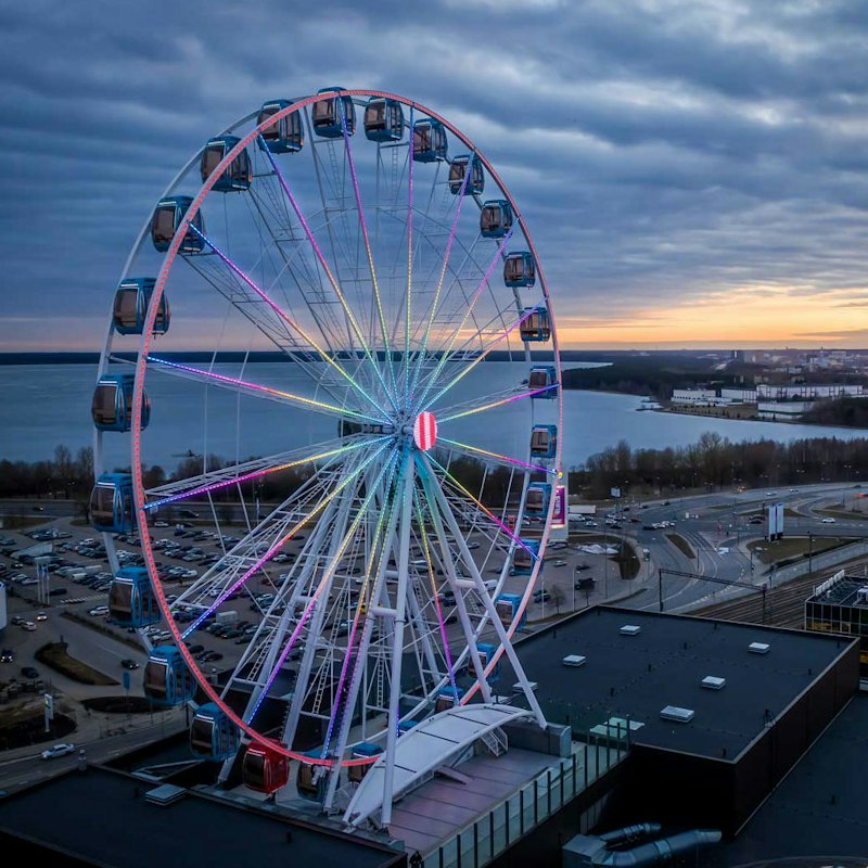 Skywheel of Tallinn: MUMM VIP Experience